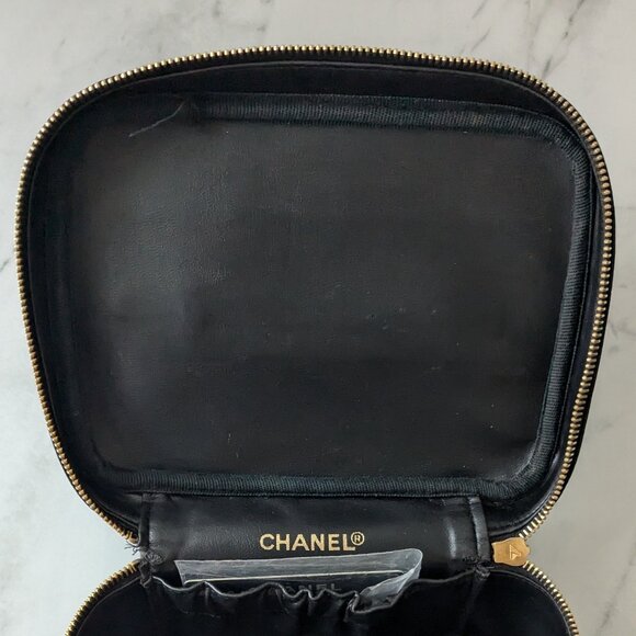 CHANEL Timeless Vanity Cosmetic Case Black Caviar Leather Gold Medium - Picture 8 of 13